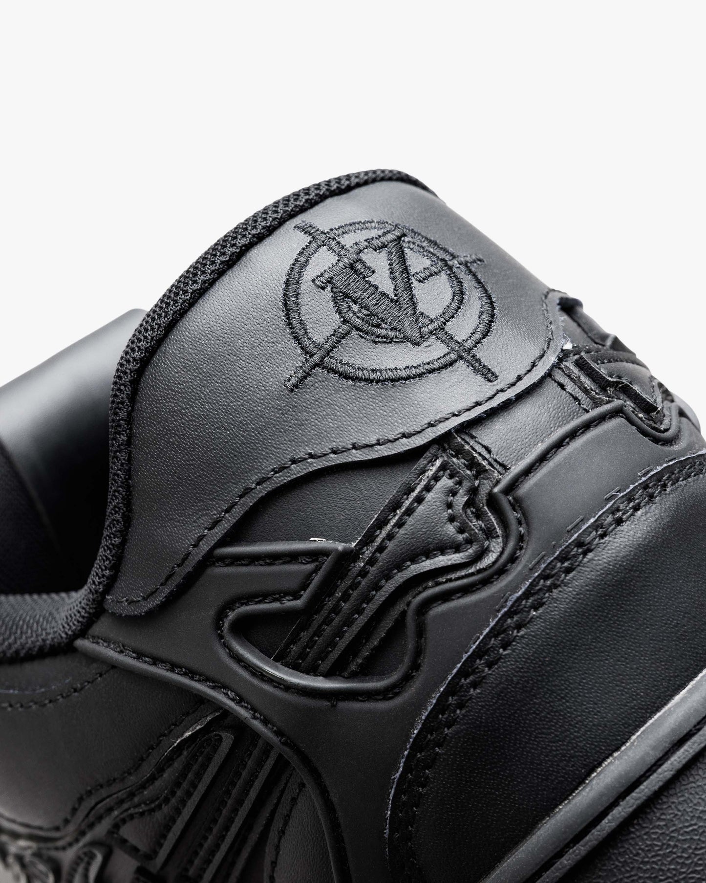 AKIMBO LOWS V2 "PURE BLACK"