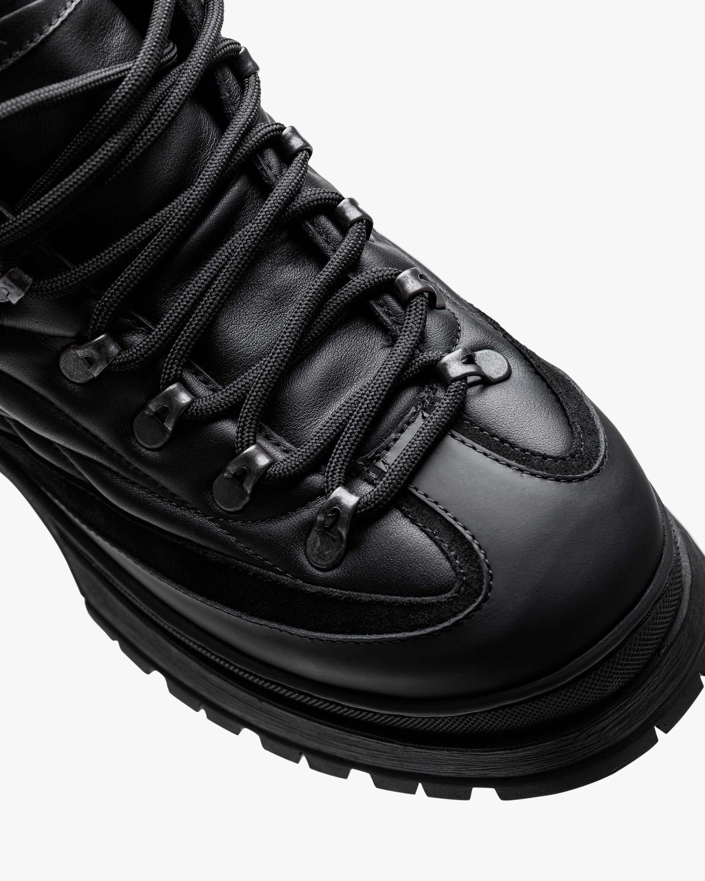 VENTURE HI "TRIPLE BLACK"