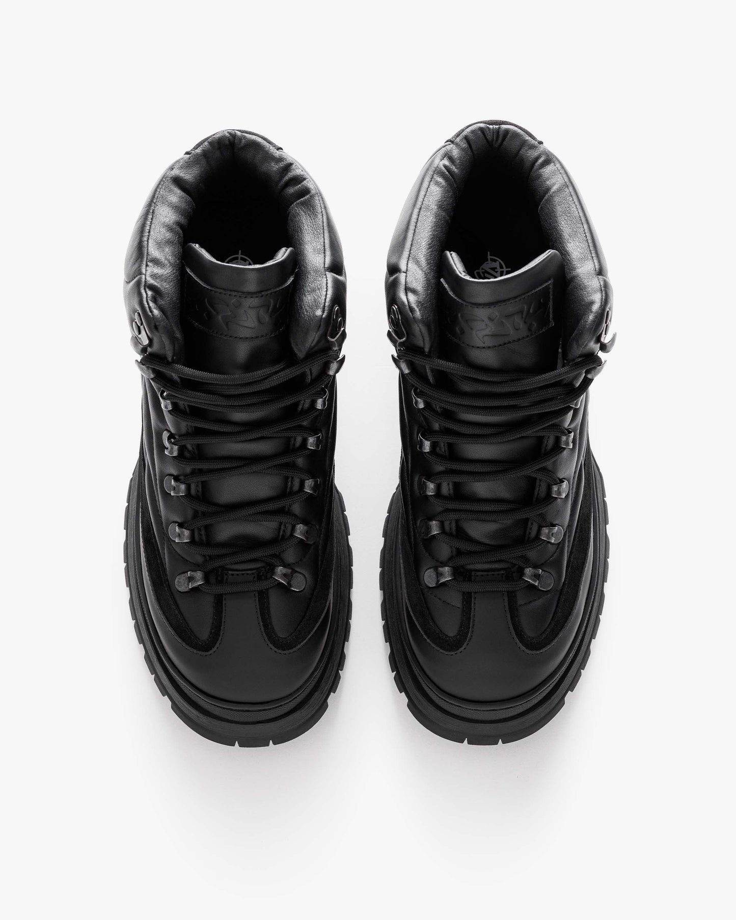 VENTURE HI "TRIPLE BLACK"