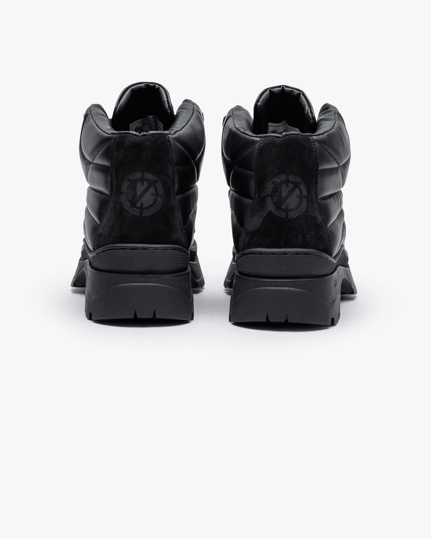 VENTURE HI "TRIPLE BLACK"